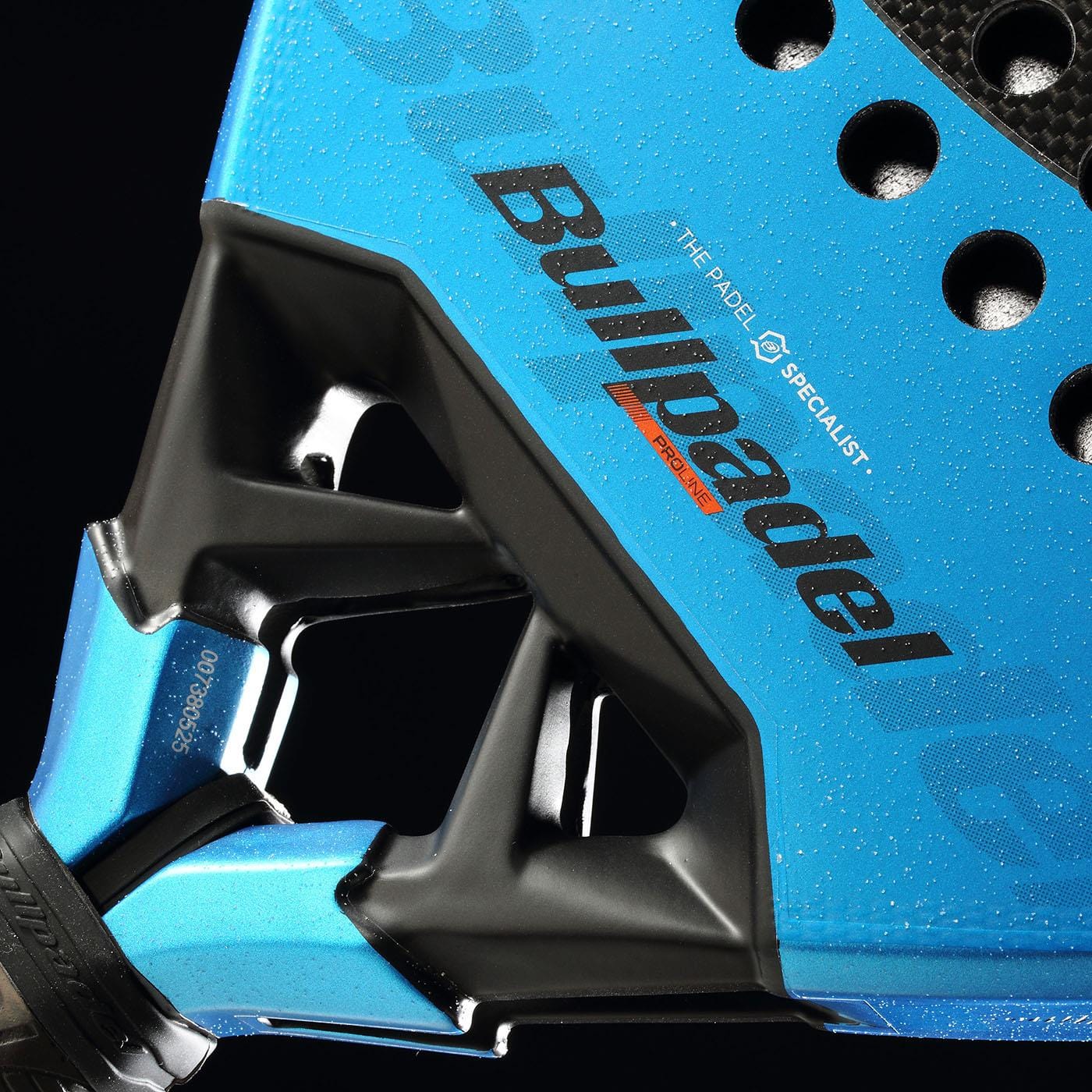 Close-up of the Bullpadel Vertex 05 GEO 2026 padel racket highlighting its blue color, brand logo, distinctive triangular frame design, and water droplets on its high-performance surface.